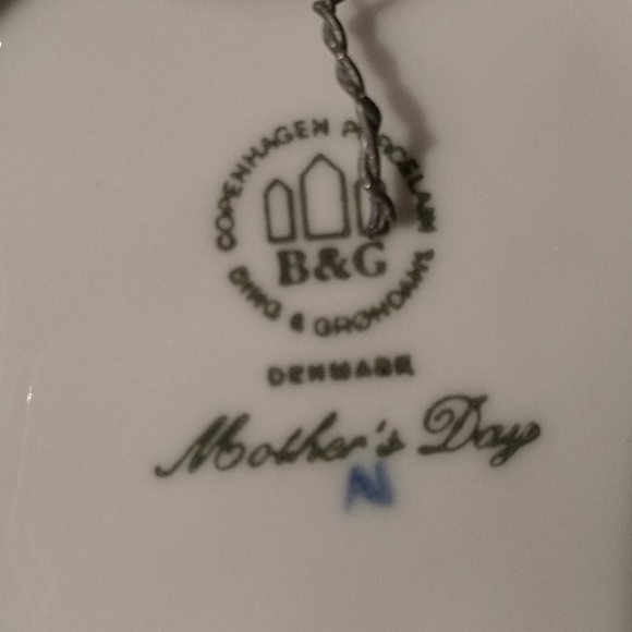 Bing & Grondahl Porcelain Collector's Plate - Picture 4 of 4